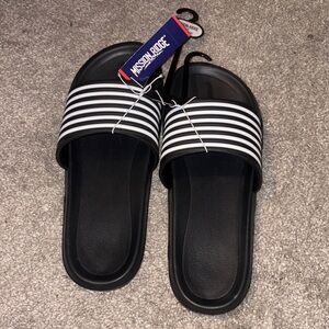 New Mission Ridge Black and White Striped Men's Sandals 9/10 slip on